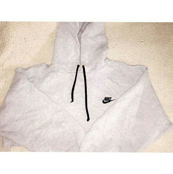 Nike Tops - 💕90s VINTAGE CROPPED NIKE HOODIE - GREY😍💕
